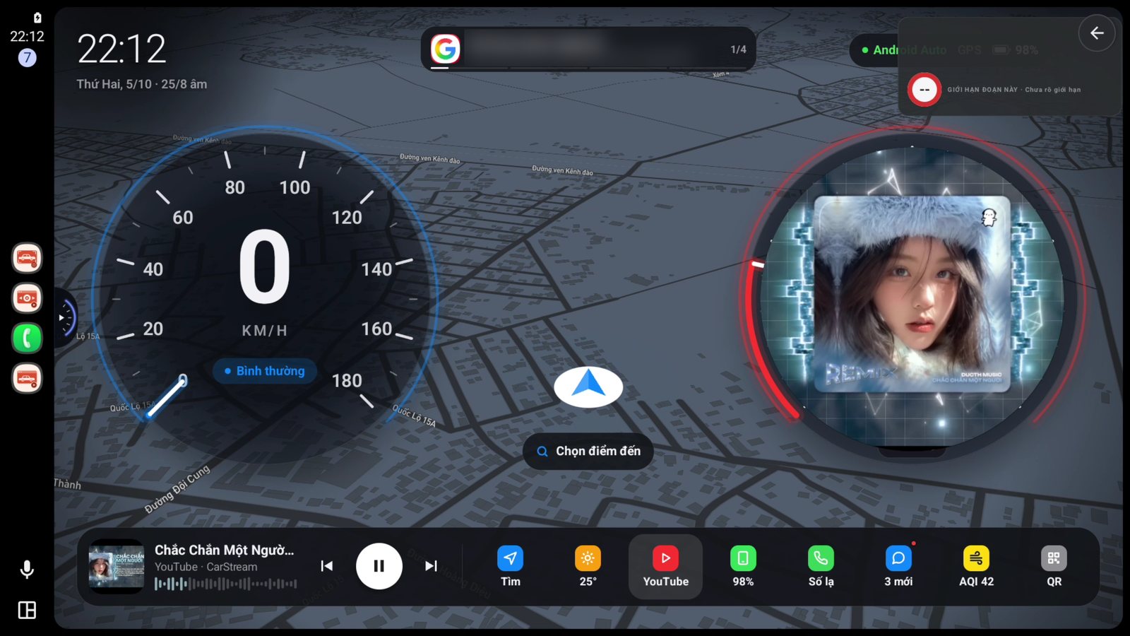 Trang chủ CarStream trên màn hình Android Auto: đồng hồ tốc độ, YouTube đang phát và thanh tiện ích